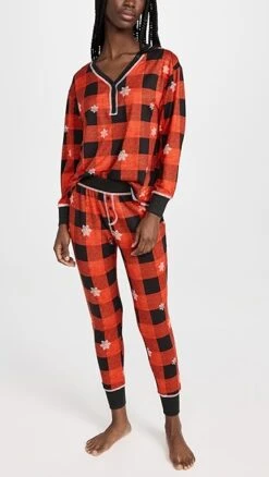 Emerson Road Cozy Luxe Henley Jogger Set